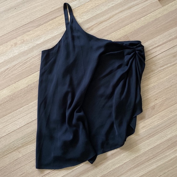 BCBG Asymmetrical Top with one shoulder strap - Picture 5 of 6